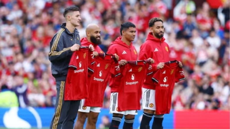 Chuyển Nhượng MU - 4 Tân Binh Khiến Tỷ Lệ Kèo Biến Động